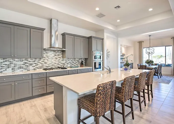Holiday home Private Pool & Grill: Modern Retreat *