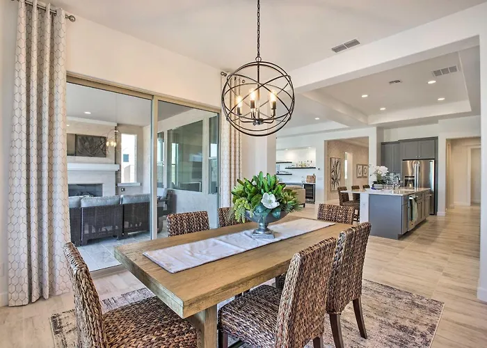 Private Pool & Grill: Modern Retreat * Goodyear