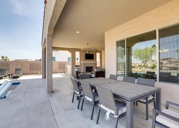 Private Pool & Grill: Modern Retreat Holiday home Goodyear