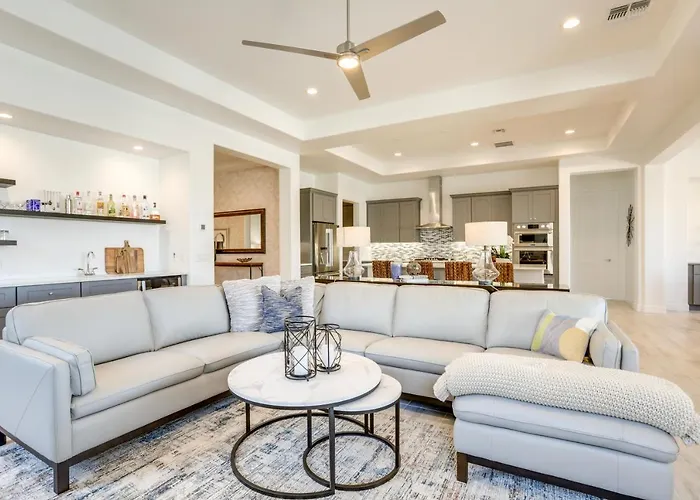 Private Pool & Grill: Modern Retreat Goodyear