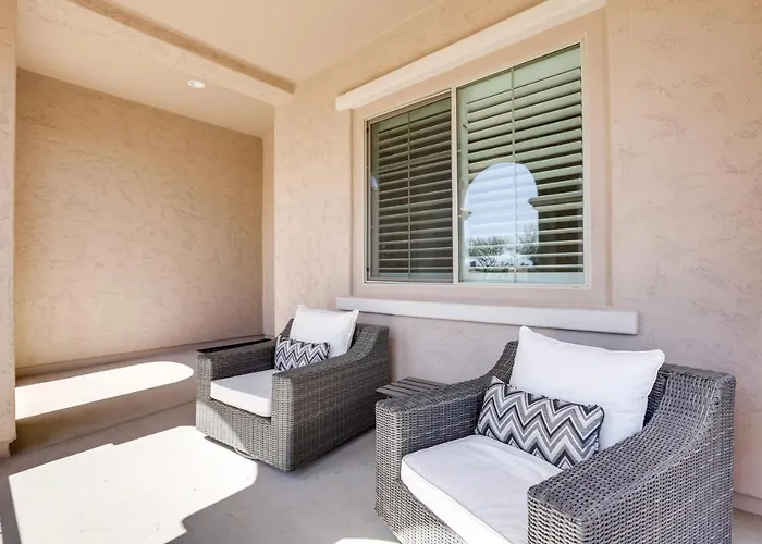 Holiday home Private Pool & Grill: Modern Retreat Goodyear
