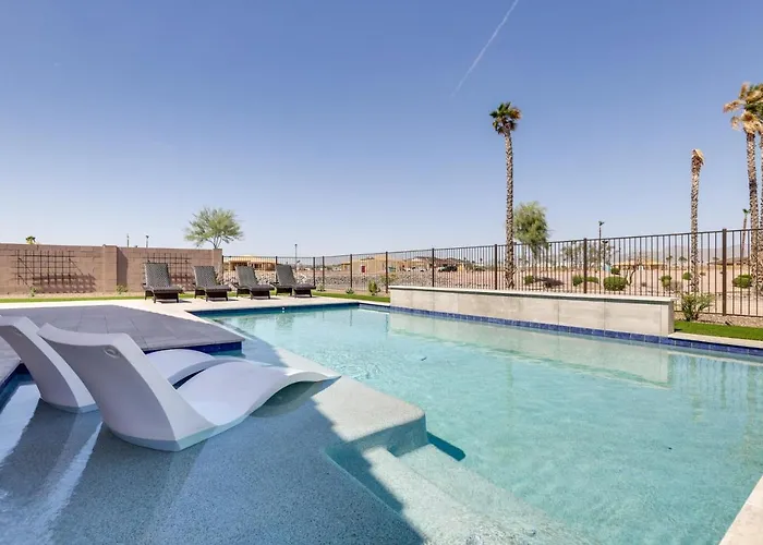Private Pool & Grill: Modern Retreat * Goodyear