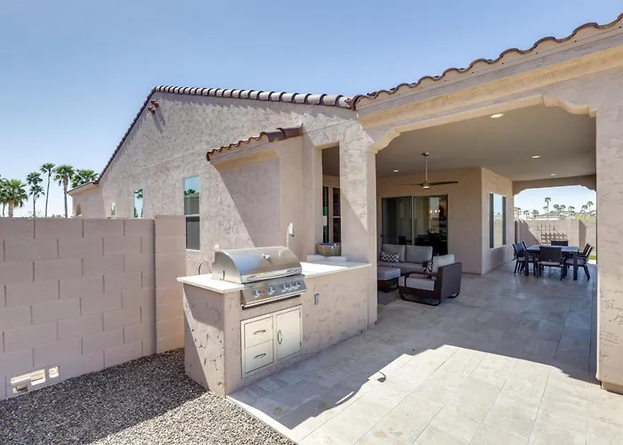 Holiday home Private Pool & Grill: Modern Retreat Goodyear