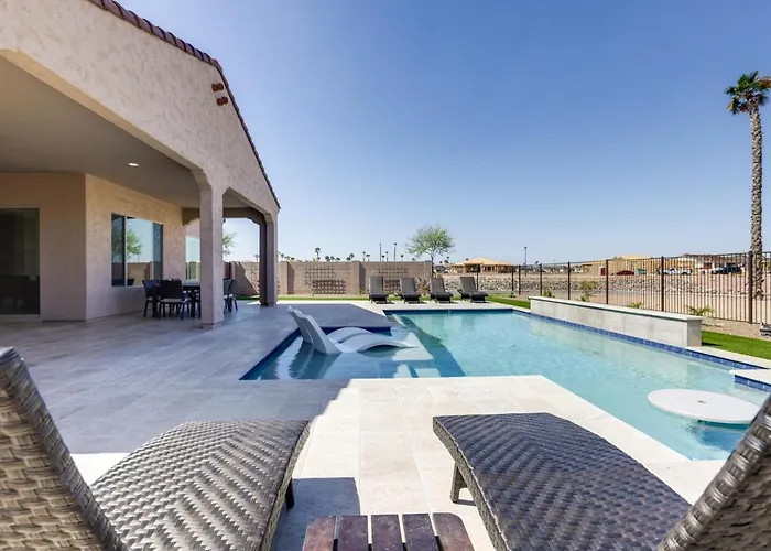 Private Pool & Grill: Modern Retreat * Goodyear